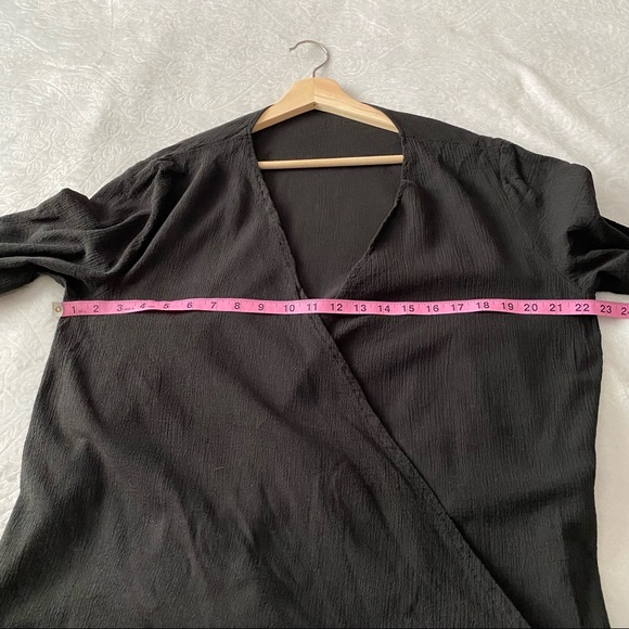 Black Flared Sleeve Tied Waist Top - Picture 7 of 9